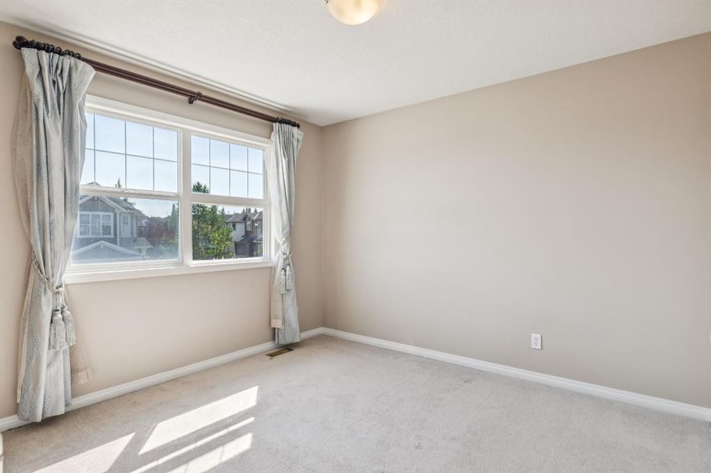 91 St Moritz Terrace Sw, Calgary, AB - Indoor Photo Showing Other Room