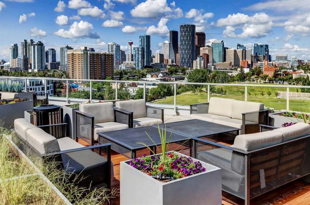 422-88 9 Street Ne, Calgary, AB - Outdoor With Deck Patio Veranda With View