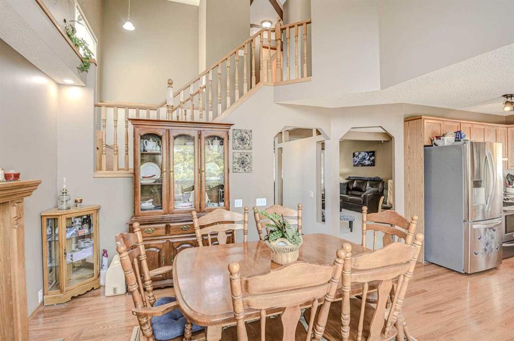 124 Del Ray Close Ne, Calgary, AB - Indoor Photo Showing Dining Room