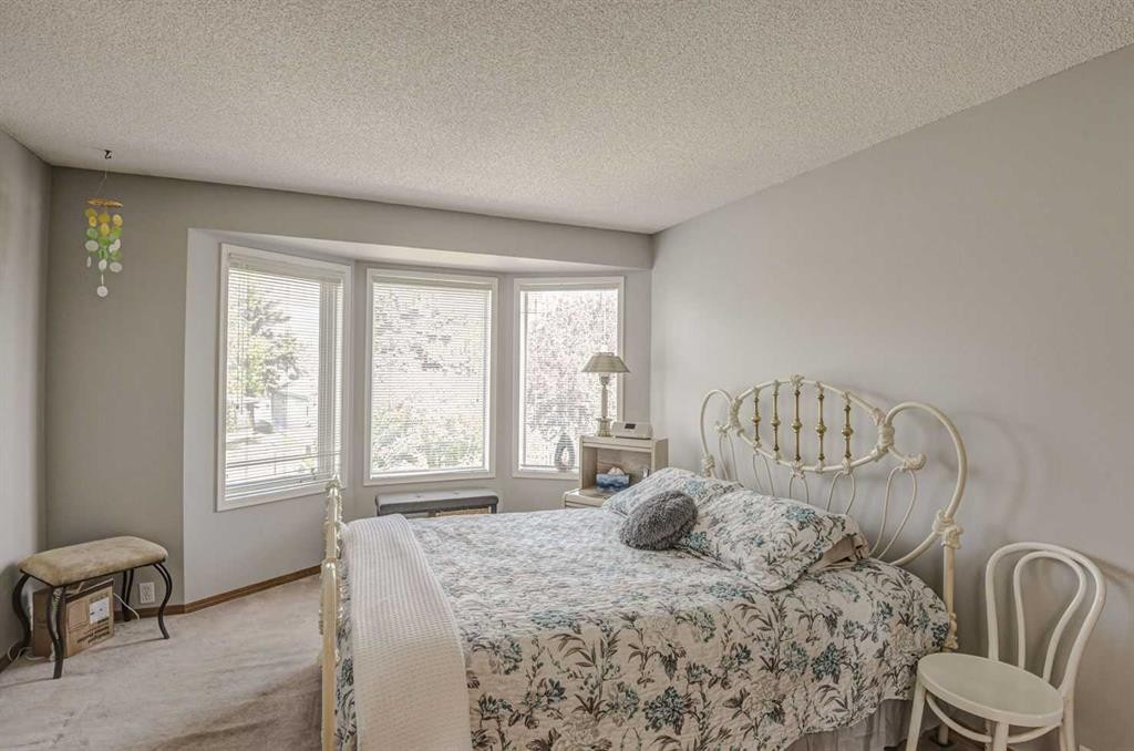 124 Del Ray Close Ne, Calgary, AB - Indoor Photo Showing Bedroom