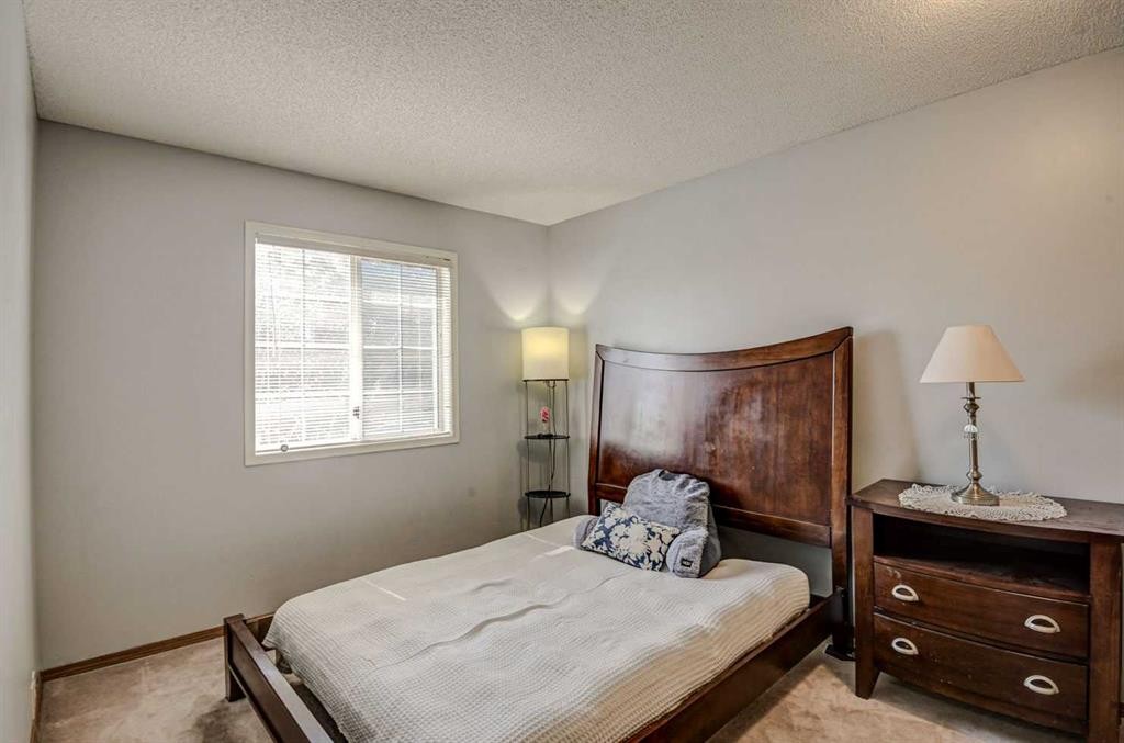 124 Del Ray Close Ne, Calgary, AB - Indoor Photo Showing Bedroom
