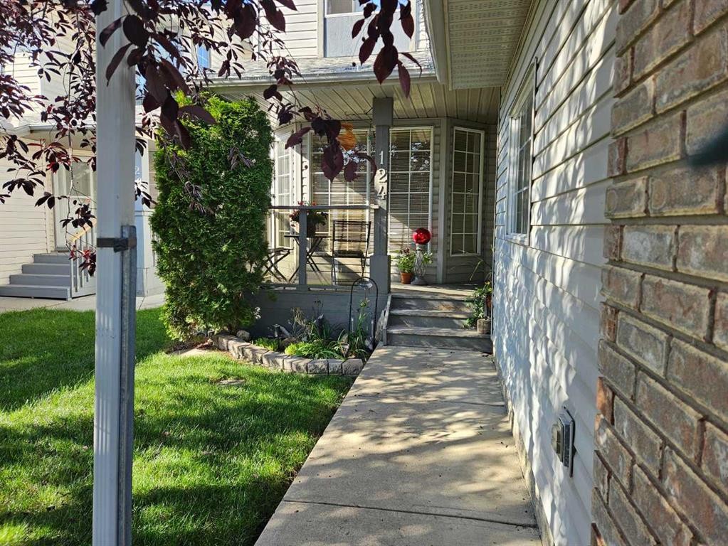 124 Del Ray Close Ne, Calgary, AB - Outdoor