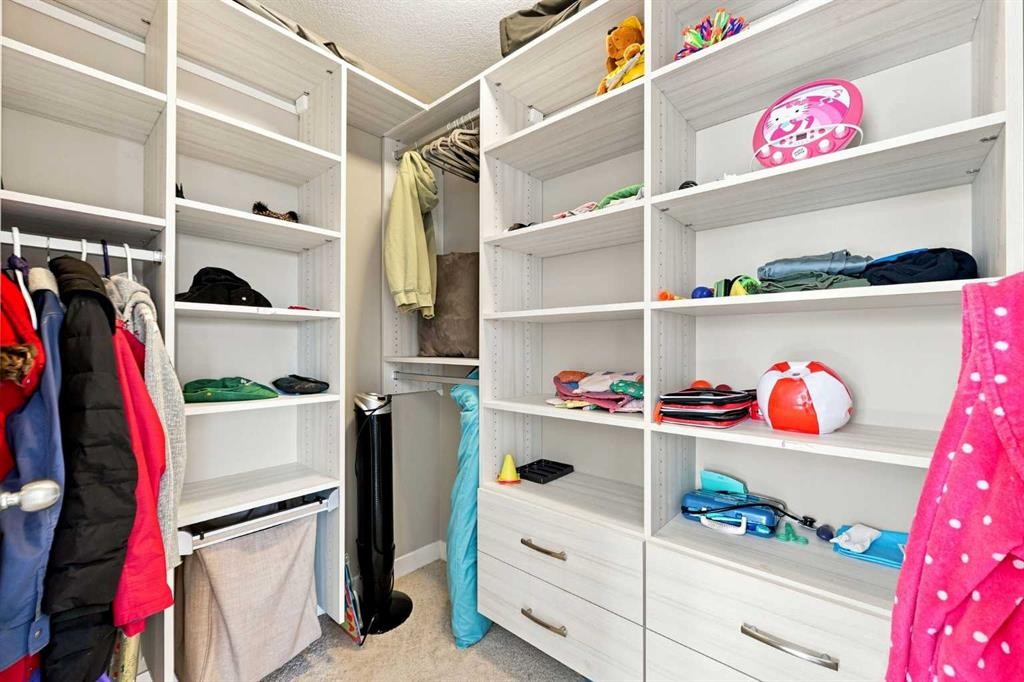 345 Mckenzie Towne Gate Se, Calgary, AB