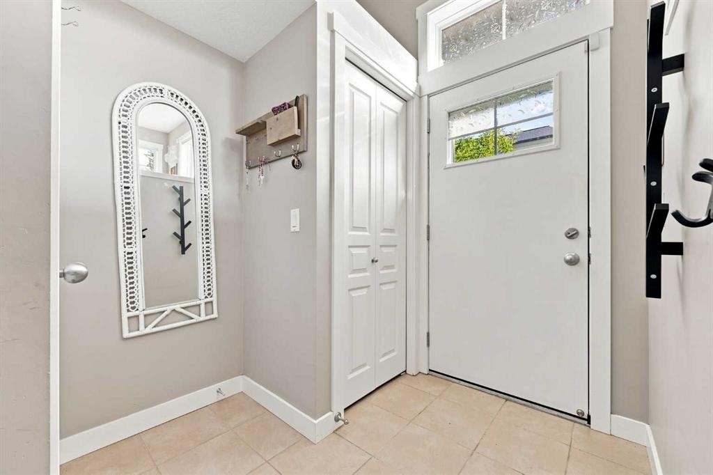 345 Mckenzie Towne Gate Se, Calgary, AB