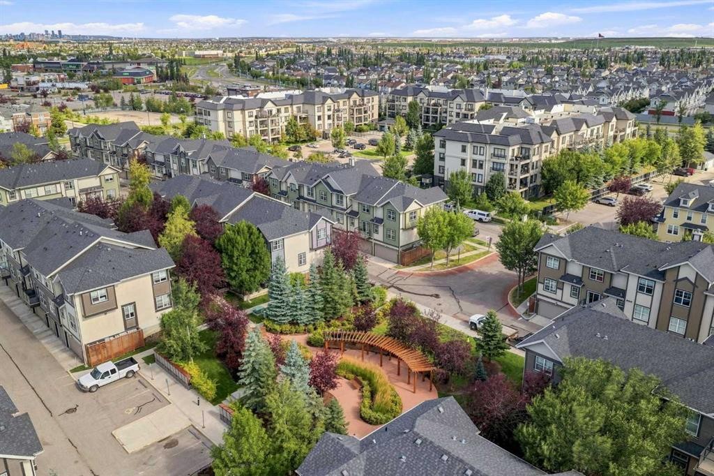 345 Mckenzie Towne Gate Se, Calgary, AB