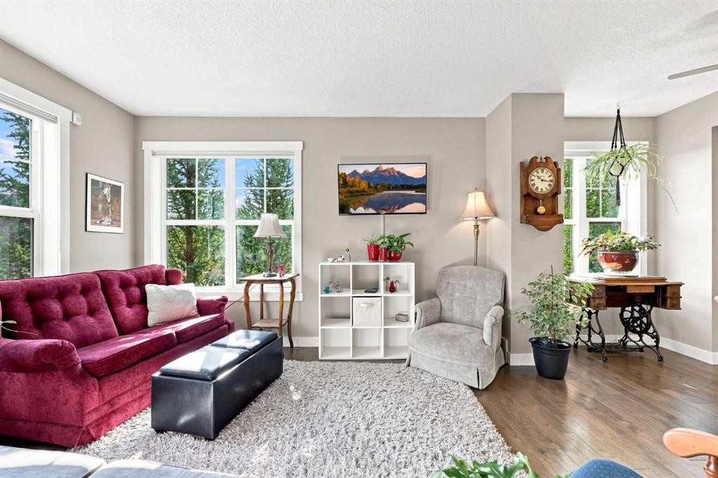 345 Mckenzie Towne Gate Se, Calgary, AB