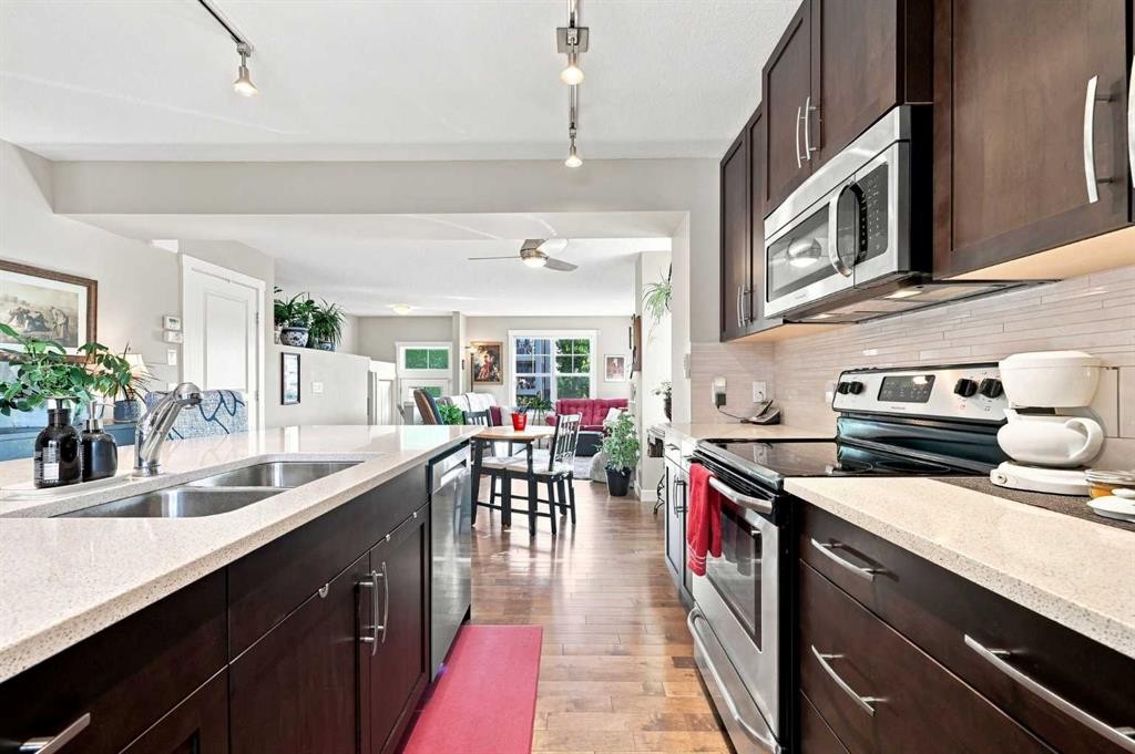 345 Mckenzie Towne Gate Se, Calgary, AB