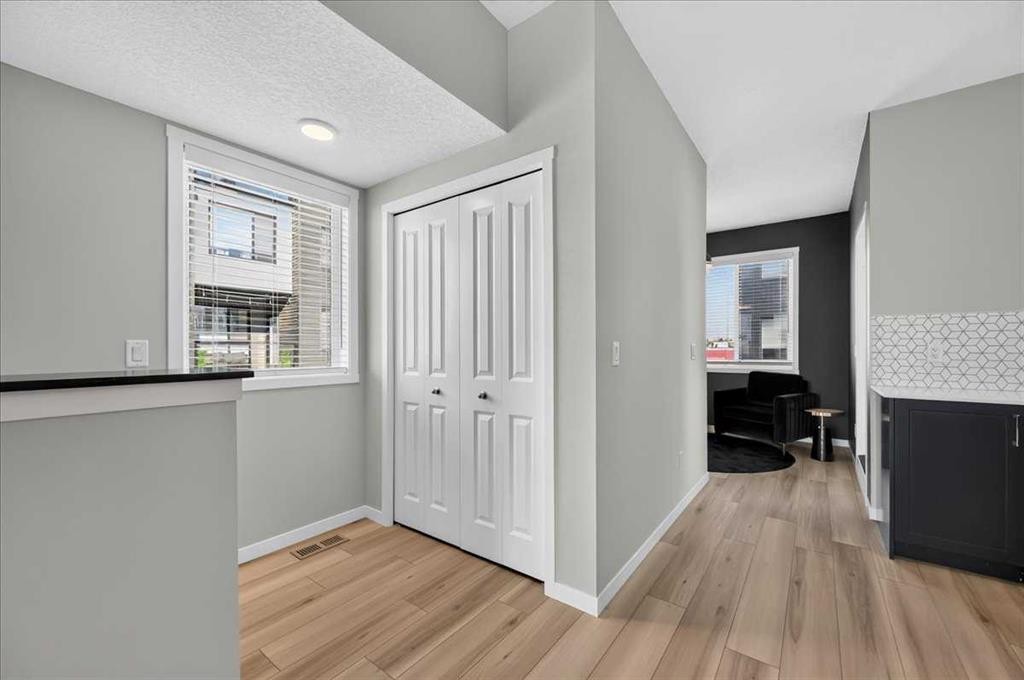 401-81 Midtown Boulevard Sw, Airdrie, AB - Indoor Photo Showing Other Room