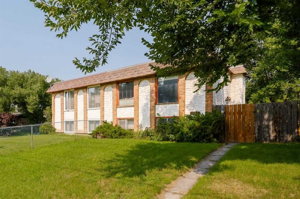 3603 29A Avenue Se, Calgary, AB - Outdoor