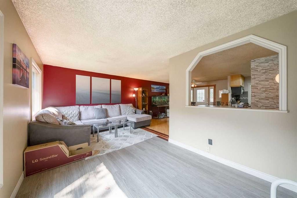 3603 29A Avenue Se, Calgary, AB - Indoor