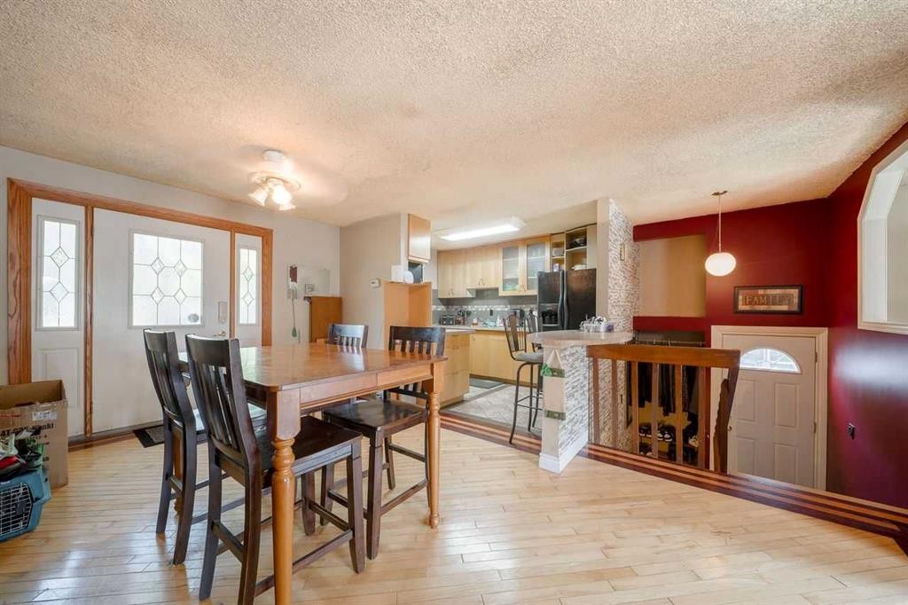 3603 29A Avenue Se, Calgary, AB - Indoor Photo Showing Dining Room