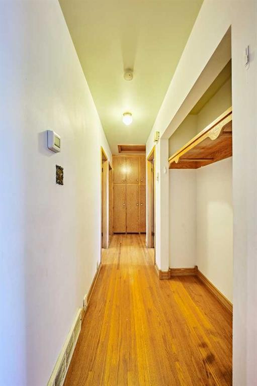 627 94 Avenue Sw, Calgary, AB - Indoor Photo Showing Other Room