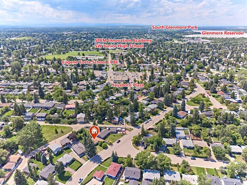 627 94 Avenue Sw, Calgary, AB - Outdoor With View
