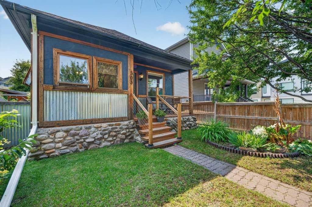 303 27 Avenue Ne, Calgary, AB - Outdoor With Deck Patio Veranda
