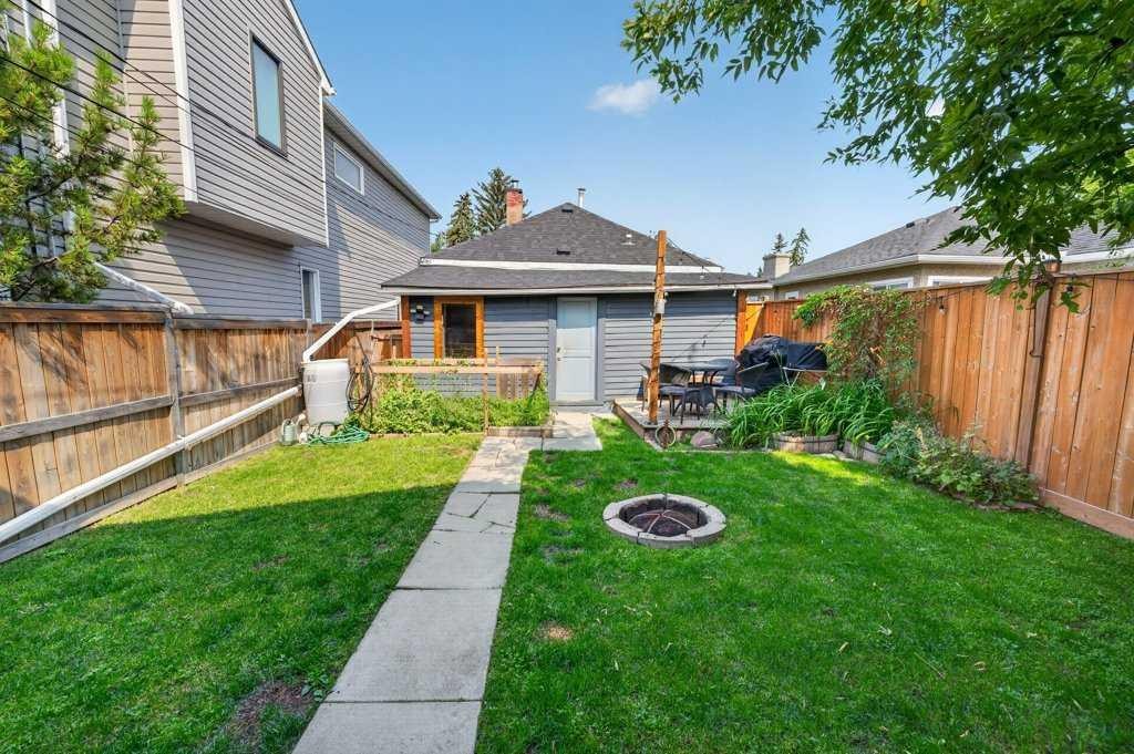303 27 Avenue Ne, Calgary, AB - Outdoor With Deck Patio Veranda