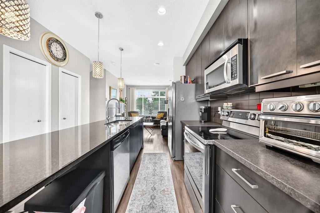 1915 Copperfield Boulevard Se, Calgary, AB - Indoor Photo Showing Kitchen With Upgraded Kitchen