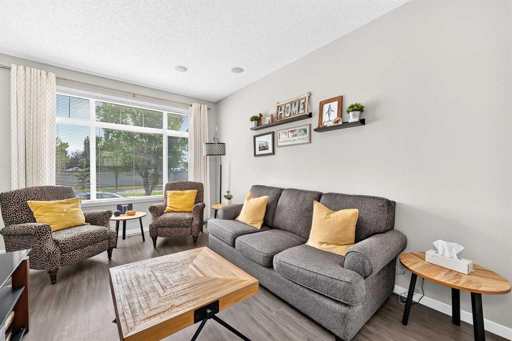 1915 Copperfield Boulevard Se, Calgary, AB - Indoor Photo Showing Living Room