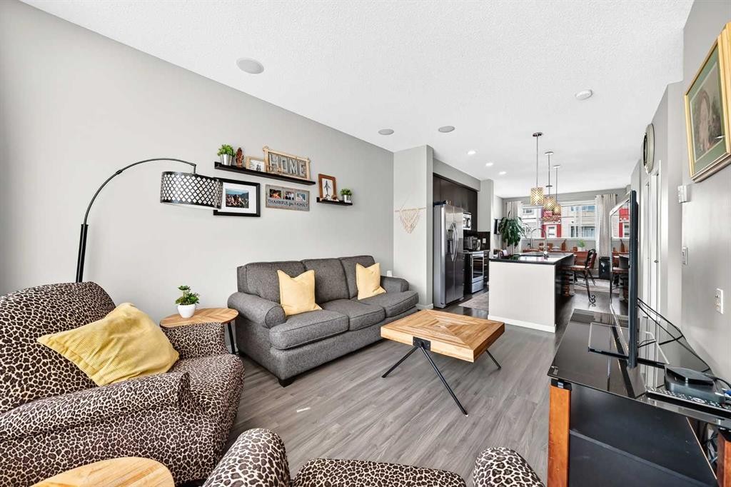 1915 Copperfield Boulevard Se, Calgary, AB - Indoor Photo Showing Living Room