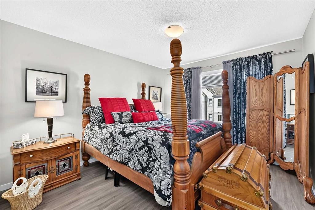 1915 Copperfield Boulevard Se, Calgary, AB - Indoor Photo Showing Bedroom