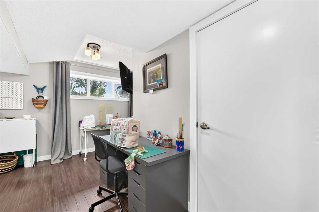 1915 Copperfield Boulevard Se, Calgary, AB - Indoor Photo Showing Office