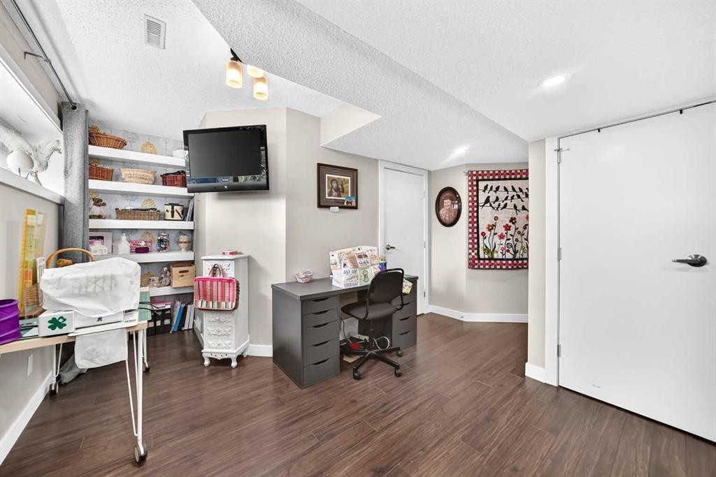 1915 Copperfield Boulevard Se, Calgary, AB - Indoor Photo Showing Office