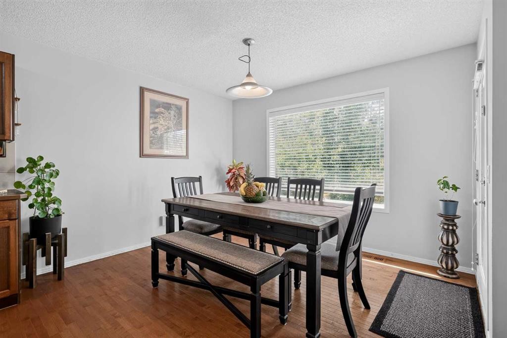 288 Evansbrooke Way Nw, Calgary, AB - Indoor Photo Showing Dining Room