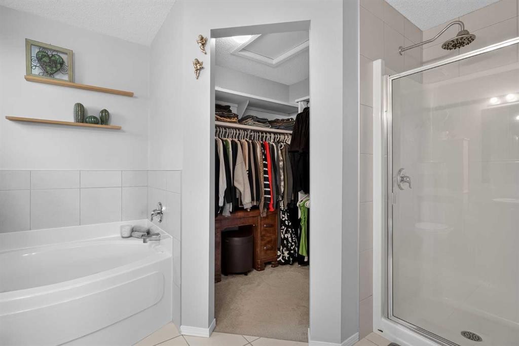 288 Evansbrooke Way Nw, Calgary, AB - Indoor Photo Showing Bathroom