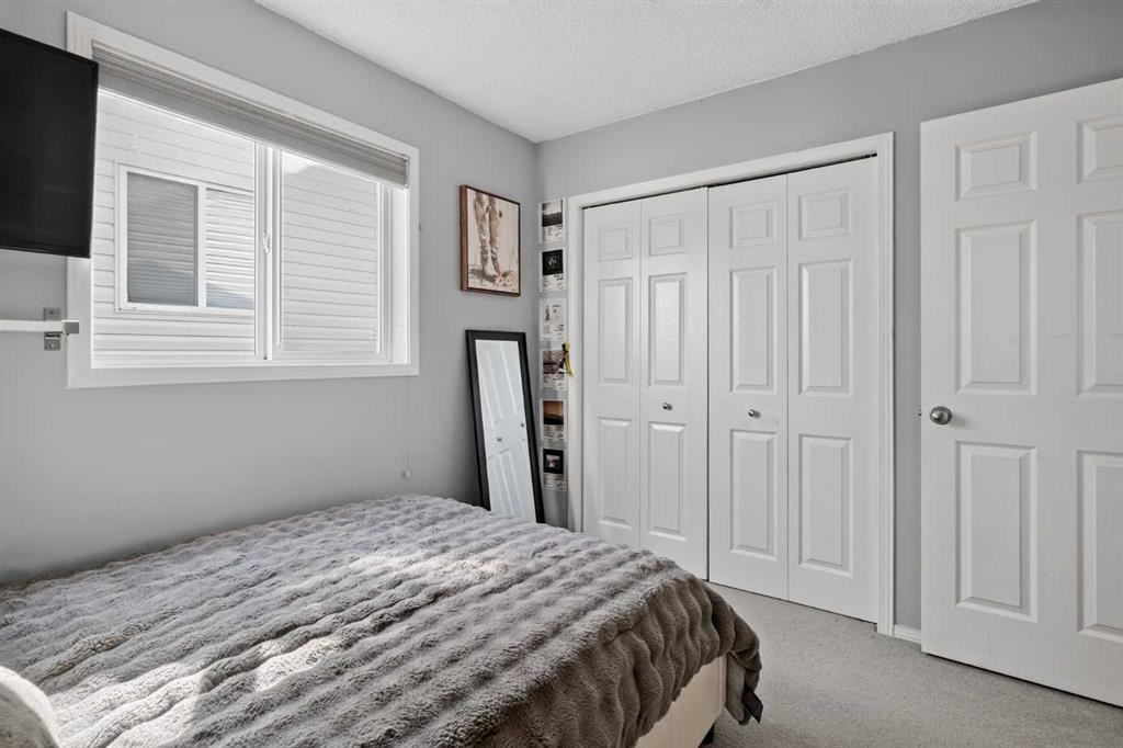 288 Evansbrooke Way Nw, Calgary, AB - Indoor Photo Showing Bedroom