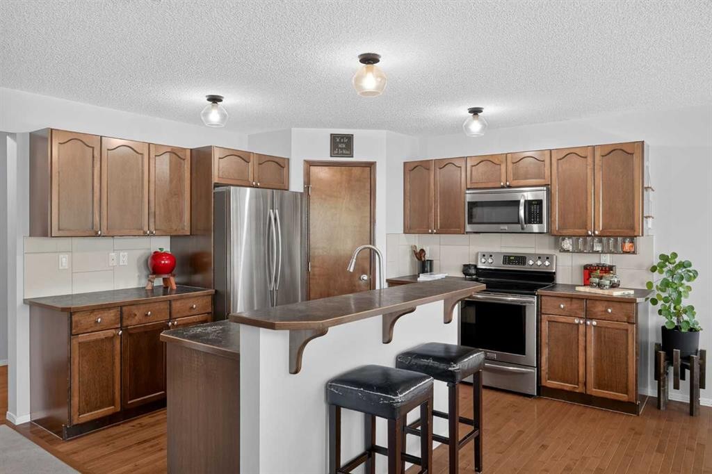 288 Evansbrooke Way Nw, Calgary, AB - Indoor Photo Showing Kitchen