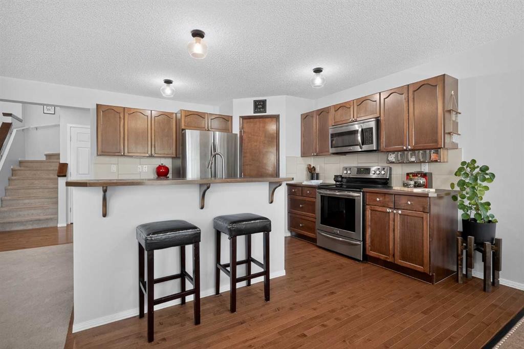 288 Evansbrooke Way Nw, Calgary, AB - Indoor Photo Showing Kitchen