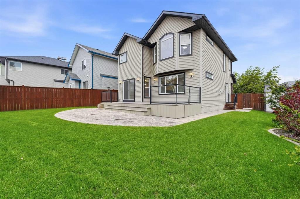137 Evanscove Circle Nw, Calgary, AB - Outdoor