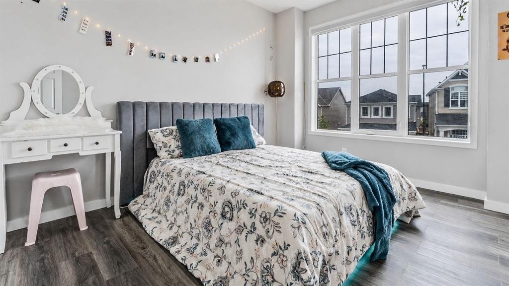 56 Carrington Circle Nw, Calgary, AB - Indoor Photo Showing Bedroom
