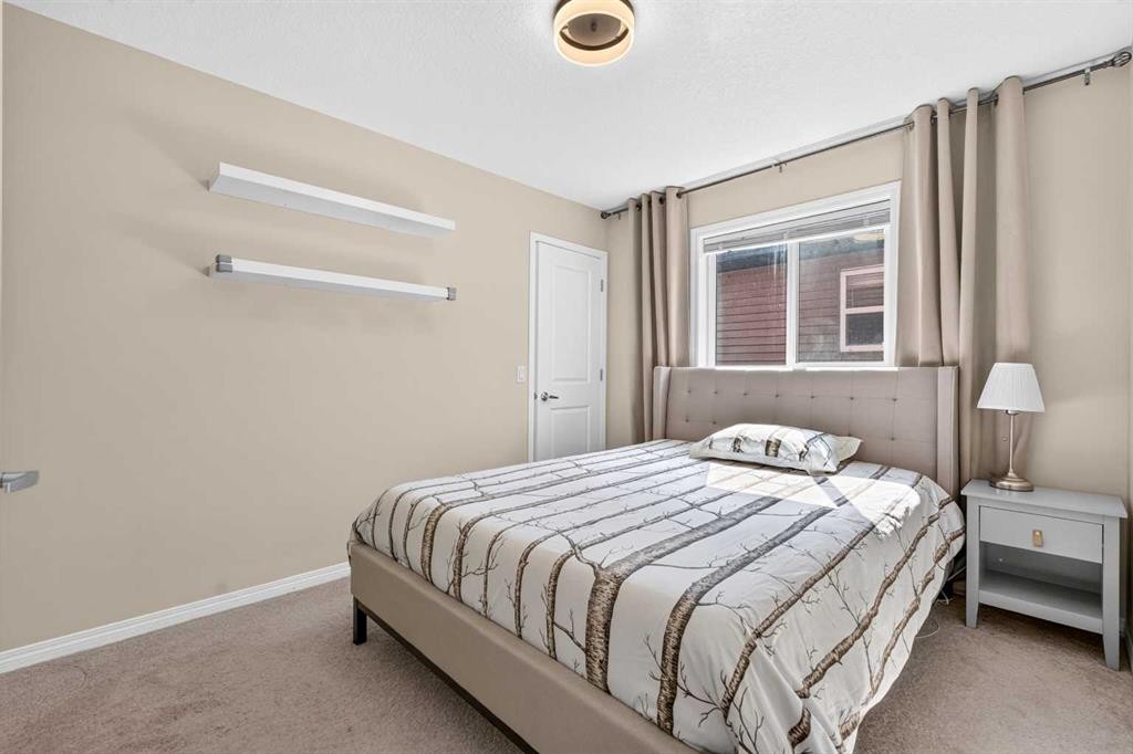 232 Walden Heights Se, Calgary, AB - Indoor Photo Showing Bedroom