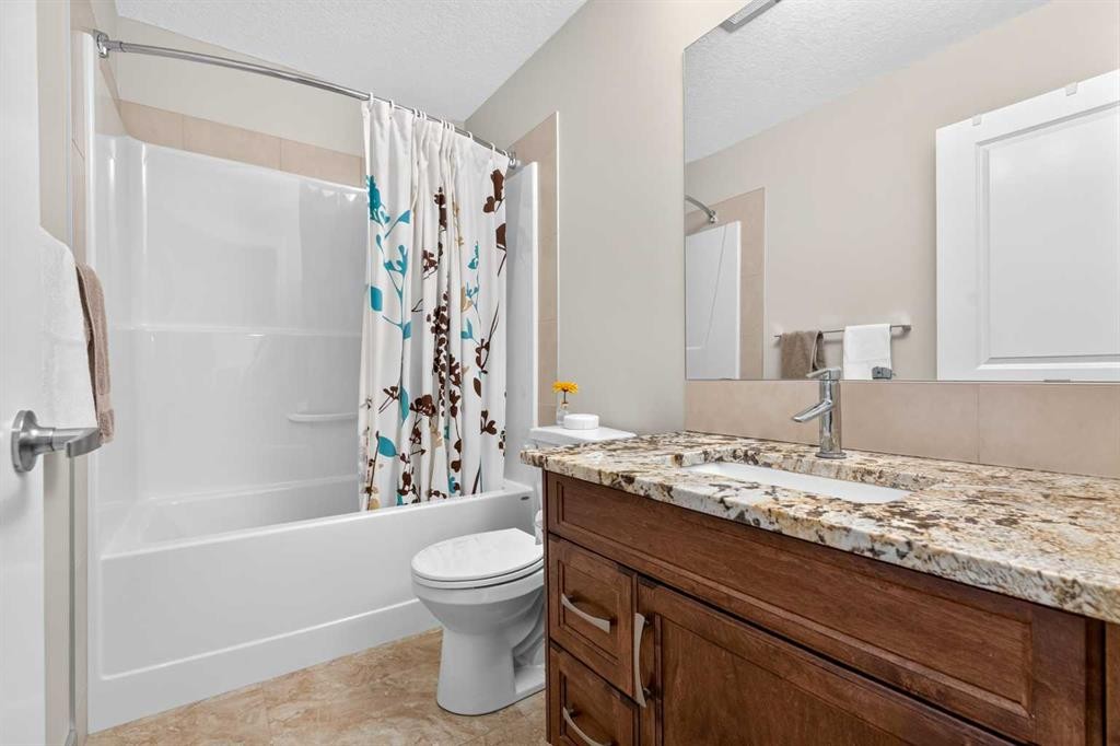 232 Walden Heights Se, Calgary, AB - Indoor Photo Showing Bathroom