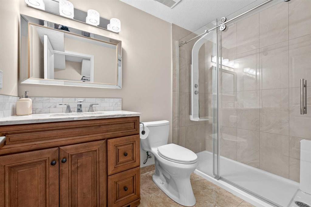 232 Walden Heights Se, Calgary, AB - Indoor Photo Showing Bathroom