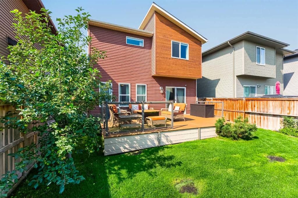 232 Walden Heights Se, Calgary, AB - Outdoor