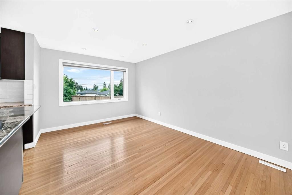 173 Cornwallis Drive Nw, Calgary, AB - Indoor