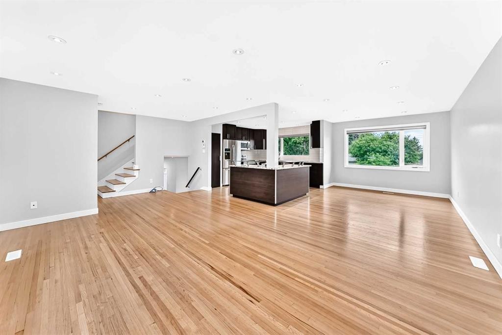 173 Cornwallis Drive Nw, Calgary, AB - Indoor
