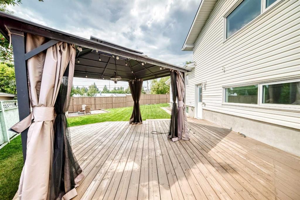 173 Cornwallis Drive Nw, Calgary, AB - Outdoor With Deck Patio Veranda With Exterior