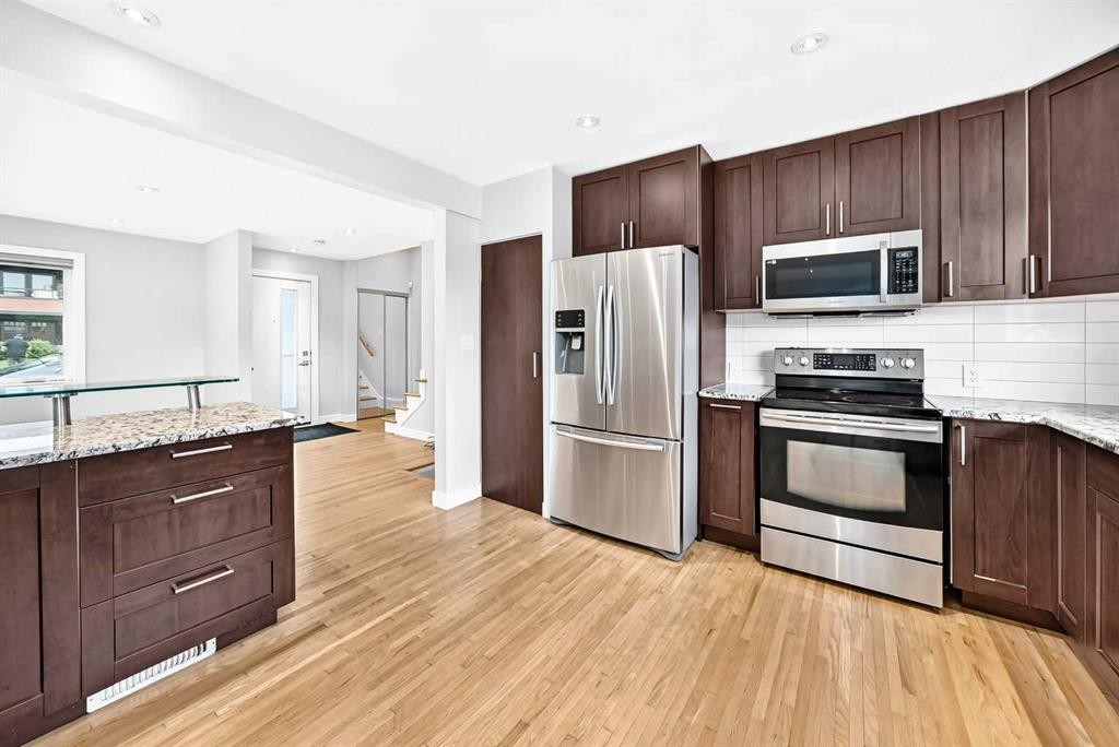 173 Cornwallis Drive Nw, Calgary, AB - Indoor Photo Showing Kitchen With Stainless Steel Kitchen