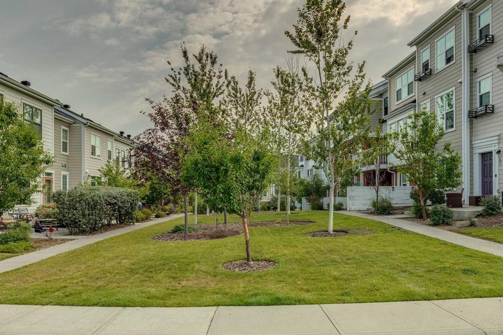 206 Nolanfield Villas Nw, Calgary, AB - Outdoor
