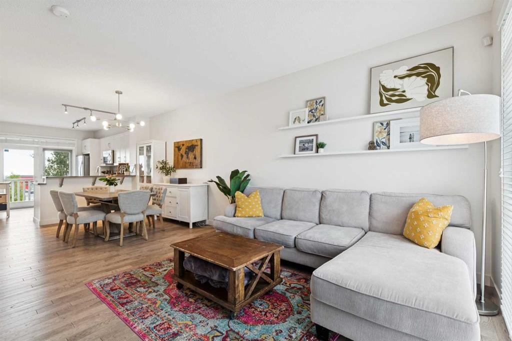 206 Nolanfield Villas Nw, Calgary, AB - Indoor Photo Showing Living Room