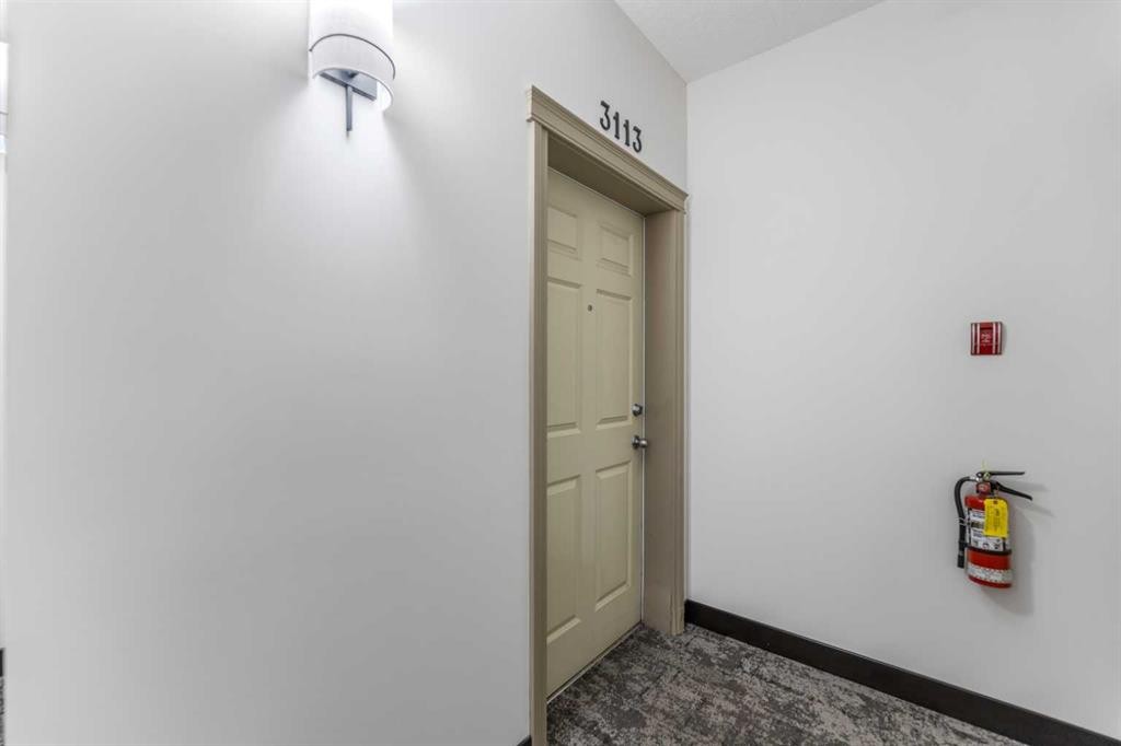 3113-24 Hemlock Crescent Sw, Calgary, AB - Indoor Photo Showing Other Room