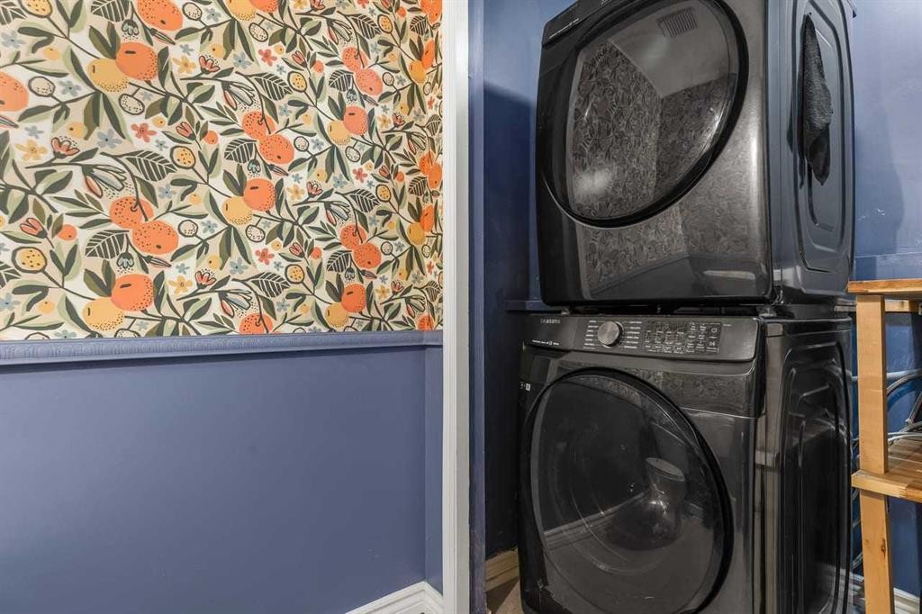 2031 2 Avenue Nw, Calgary, AB - Indoor Photo Showing Laundry Room