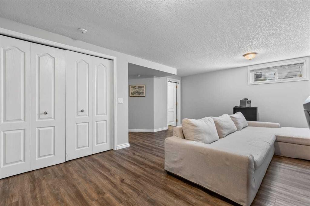 2031 2 Avenue Nw, Calgary, AB - Indoor