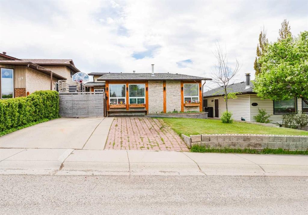115 Maunsell Close Ne, Calgary, AB - Outdoor