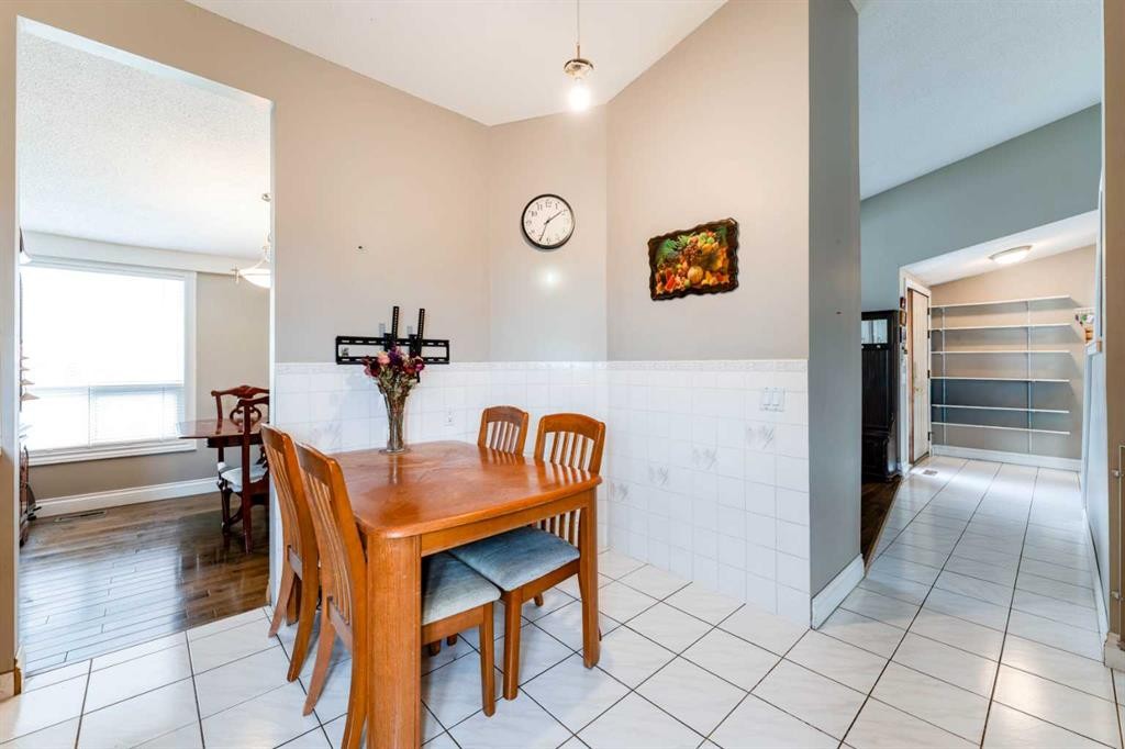 115 Maunsell Close Ne, Calgary, AB - Indoor Photo Showing Dining Room