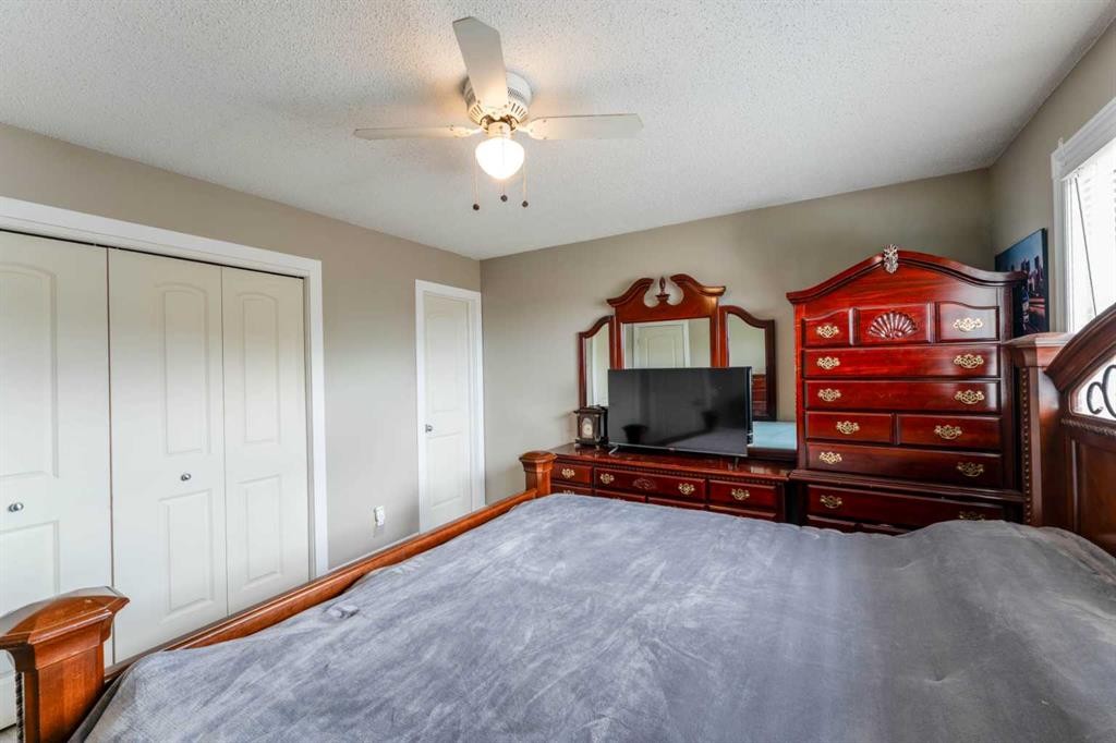 115 Maunsell Close Ne, Calgary, AB - Indoor Photo Showing Bedroom