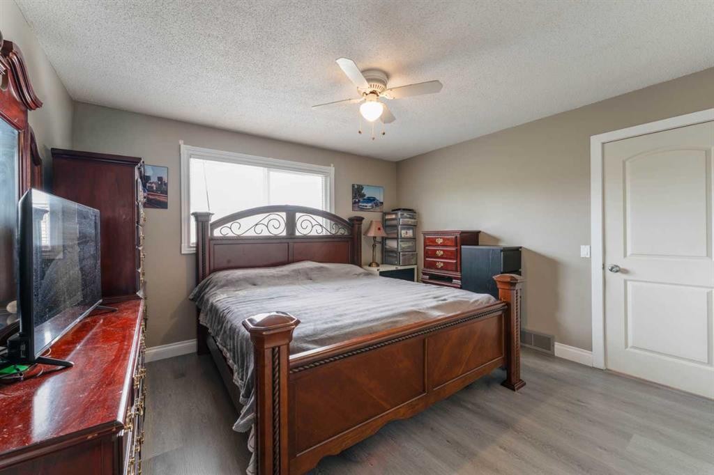 115 Maunsell Close Ne, Calgary, AB - Indoor Photo Showing Bedroom