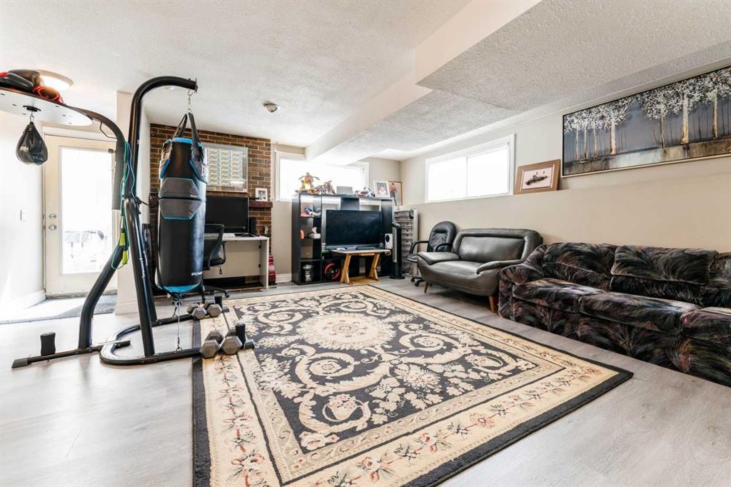 115 Maunsell Close Ne, Calgary, AB - Indoor
